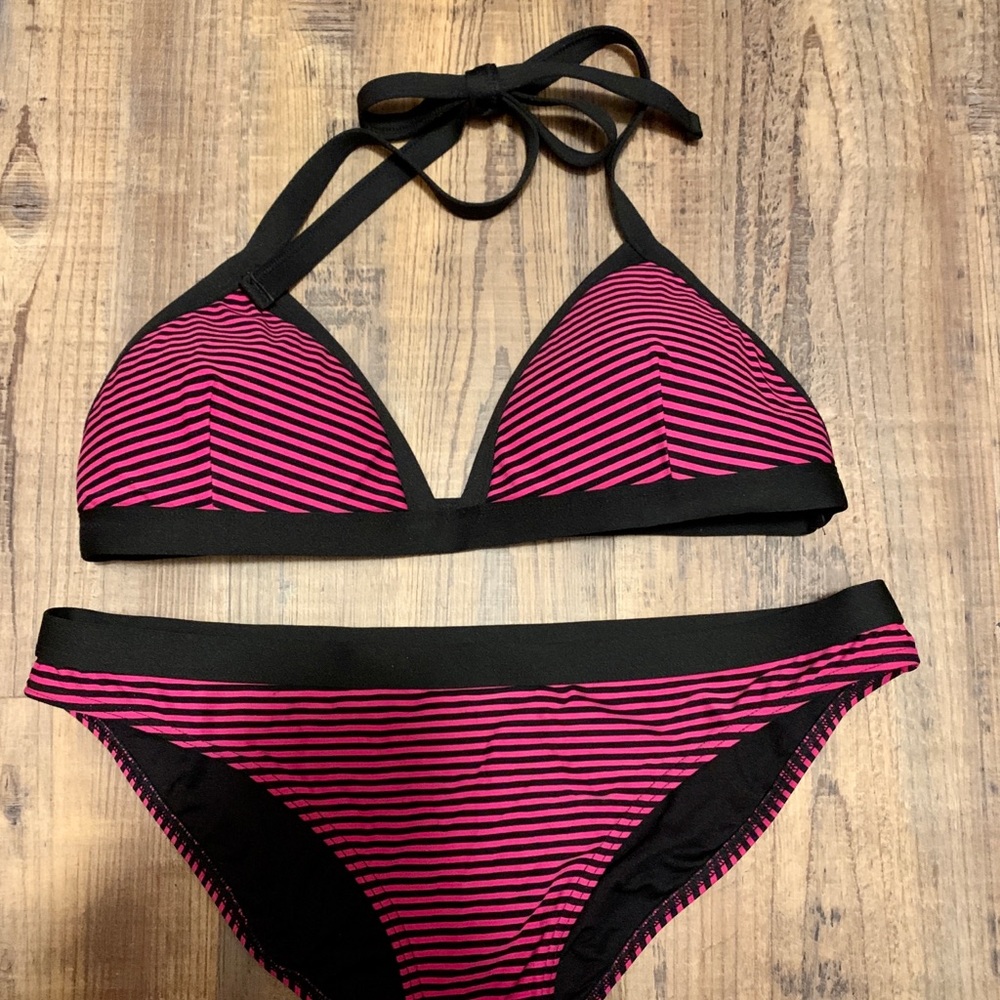 ✨Buy2Get1Free Pink and black striped bikini size M